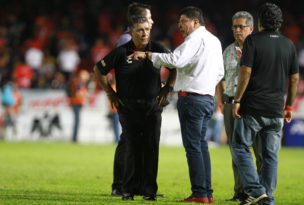 Futbol: Kuri se retracta, Tiburones Rojos seguirá en Veracruz