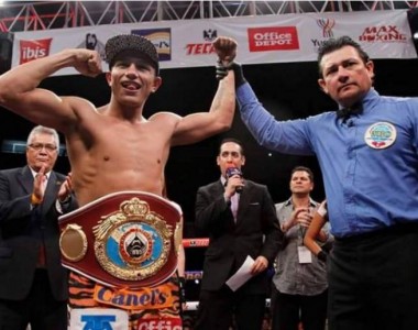 Box, OMB: Por el campeonato mundial superpluma, ¨Rocky¨ VS ¨Alacrán¨