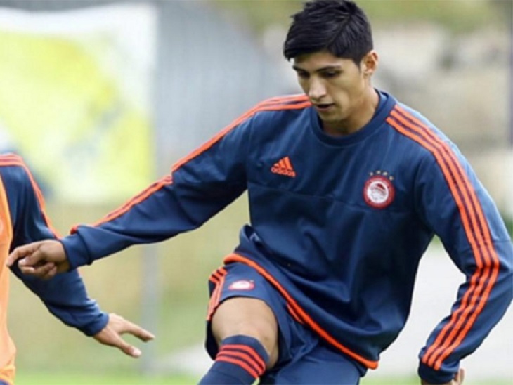 Futbol: Alan Pulido realiza exámenes médicos, crece la posibilidad de Chivas