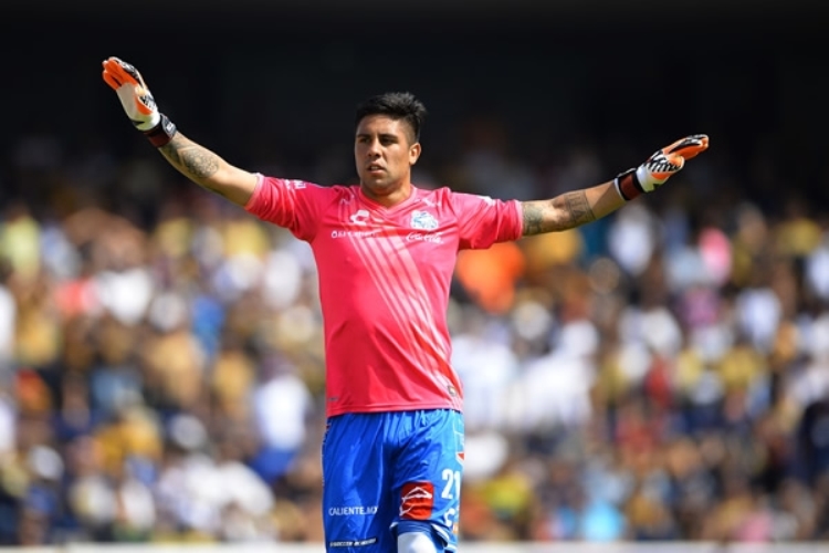 Futbol: Con portero improvisado, Puebla saca el triunfo en CU