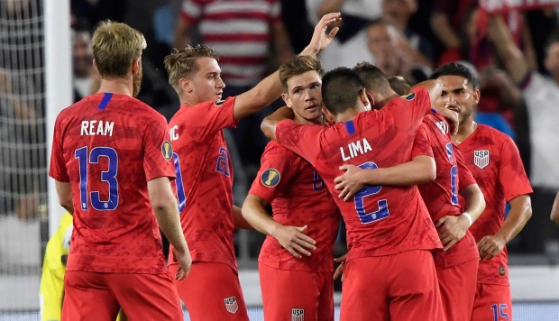 Fútbol: Estados Unidos humilló a Trinidad y Tobago para calificar