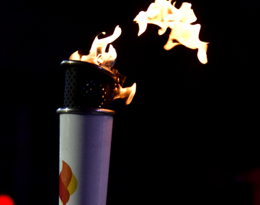 CORONAVIRUS: LLAMA OLÍMPICA SIN PÚBLICO EN SU RECORRIDO POR JAPÓN