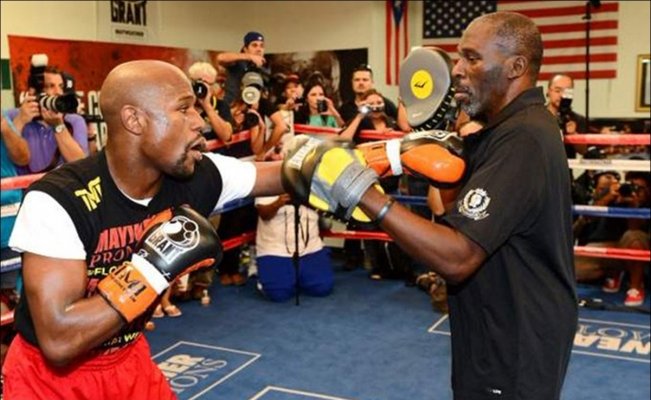 BOXEO: FLOYD MAYWEATHER REACCIONA ANTE LA MUERTE DE SU TÍO