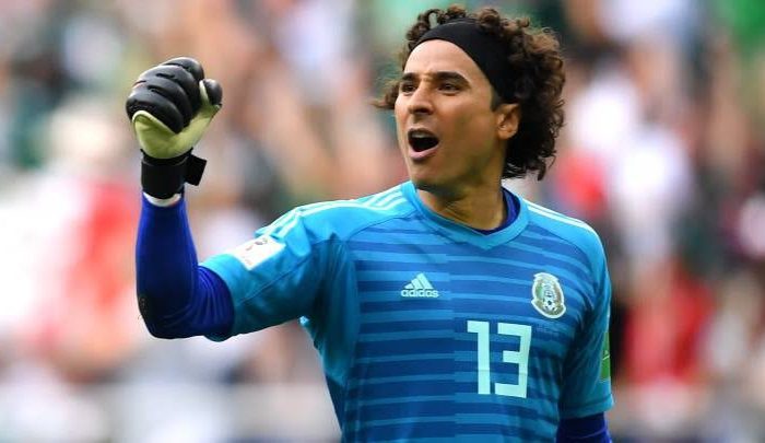 Fútbol: Raúl Jiménez y Diego Reyes dejan fuera de su once ideal a Guillermo Ochoa