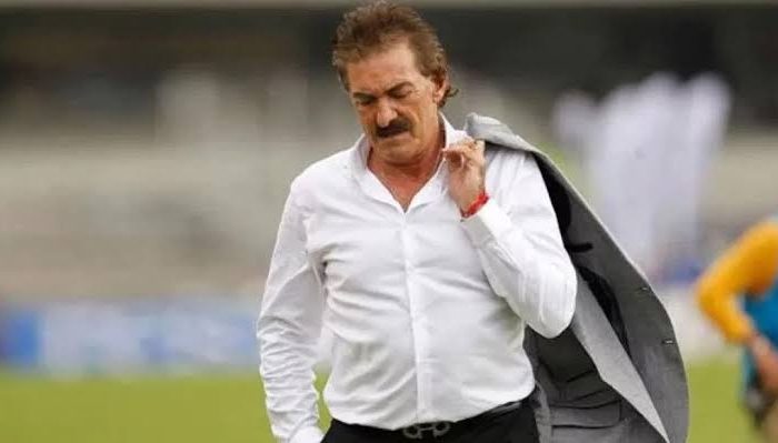 Fútbol: Ricardo La Volpe anunció su retiro como director técnico